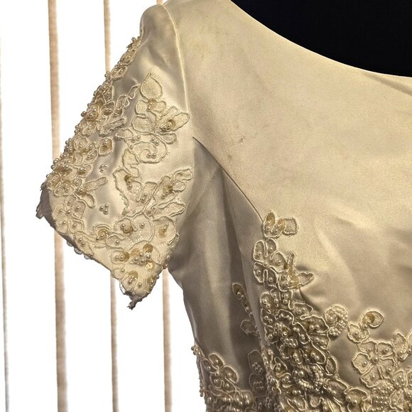 Amour Collection White Embordered Wedding Dress 14 - Picture 3 of 9